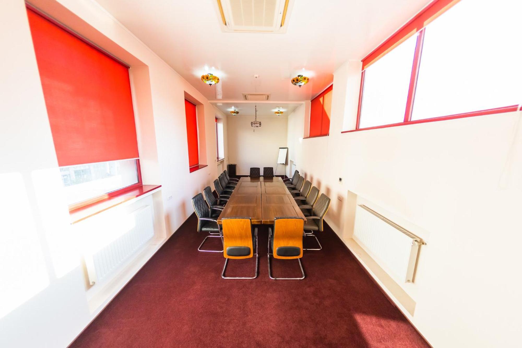 Daily Plaza Hotel Suceava Esterno foto