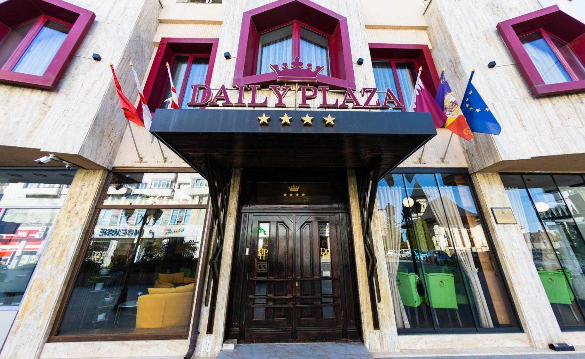 Daily Plaza Hotel Suceava Esterno foto