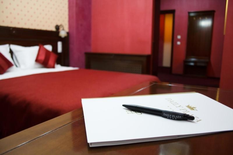 Daily Plaza Hotel Suceava Esterno foto