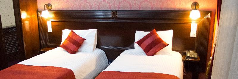 Daily Plaza Hotel Suceava Esterno foto