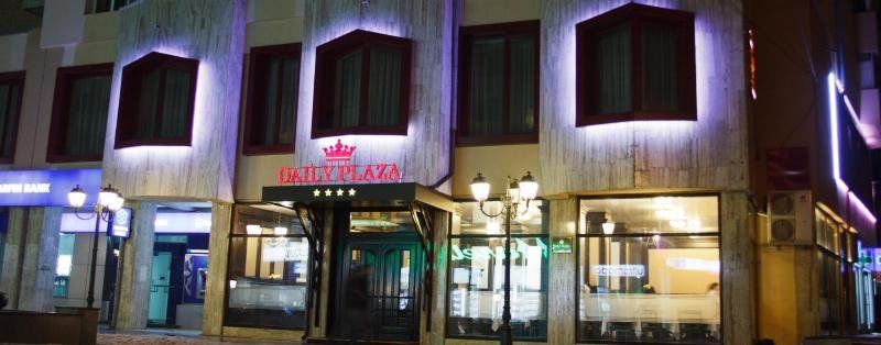 Daily Plaza Hotel Suceava Esterno foto
